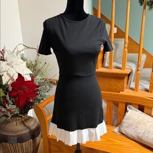 🎈3 for $35🎈Womens Black Short Sleeve Dress with White Pleated Edging